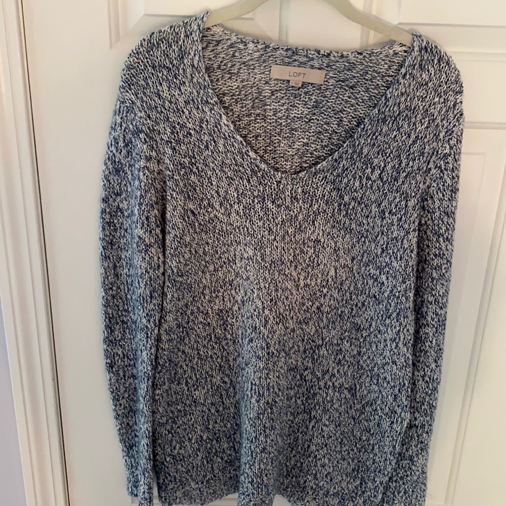 Light-weight sweater